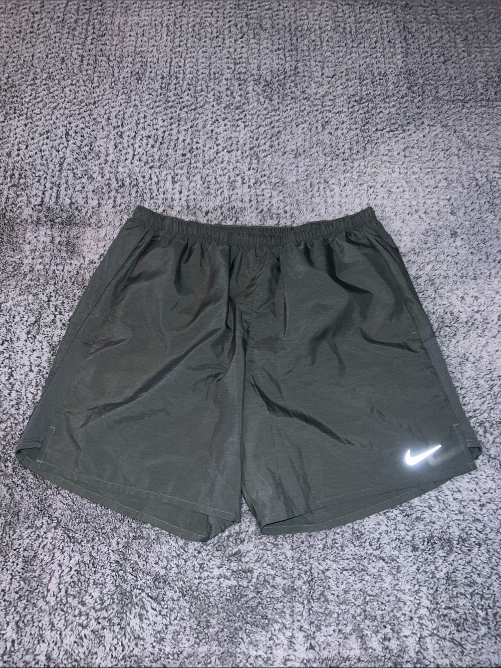 MEN’S NIKE LINED SHORTS